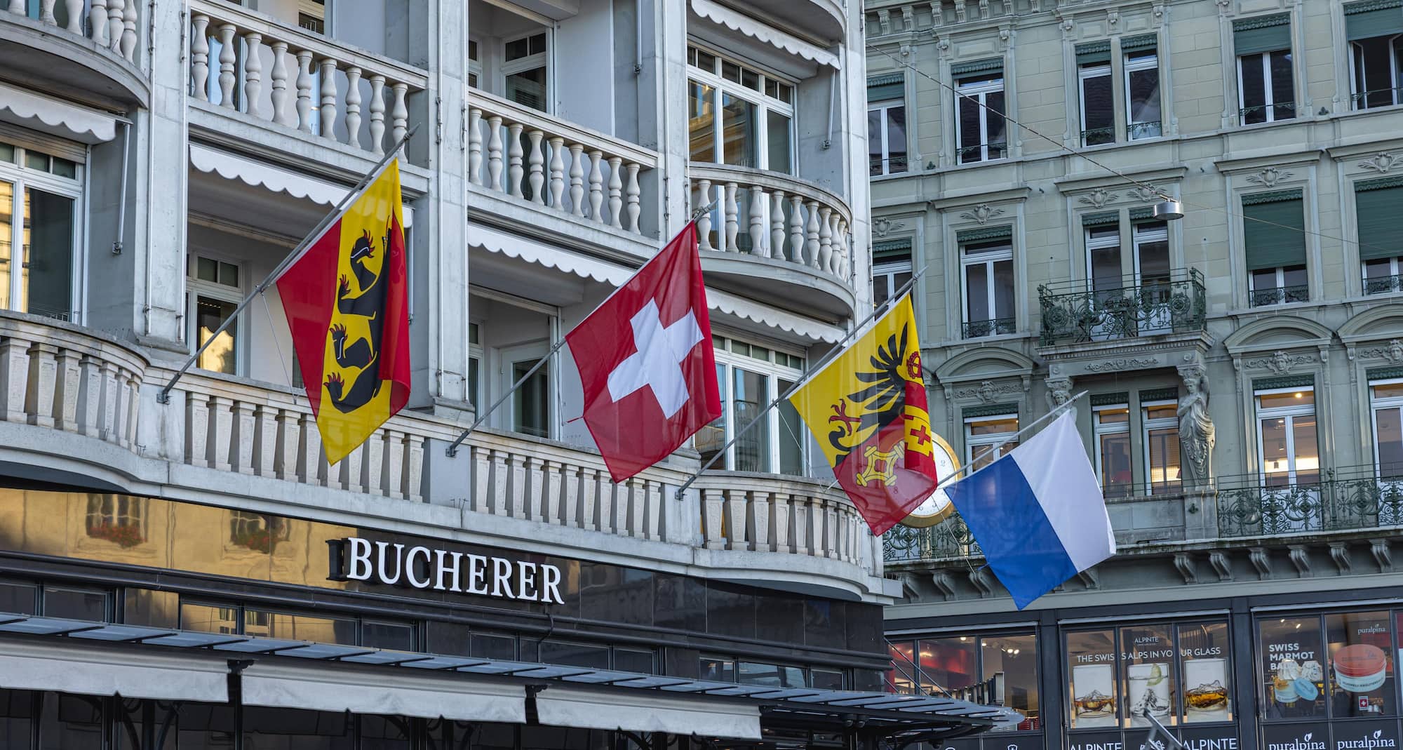 Radisson Blu Hotel, Lucerne - Iconic Swiss Watch Shop