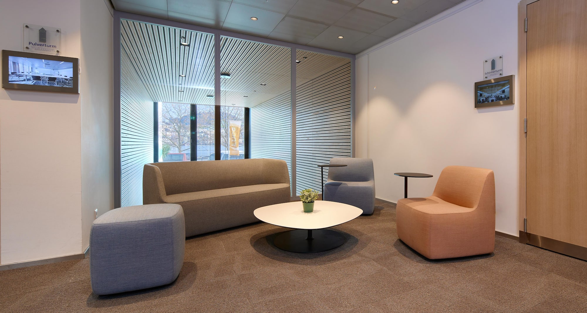 Radisson Blu Hotel, Lucerne - Seating Lounge Foyer