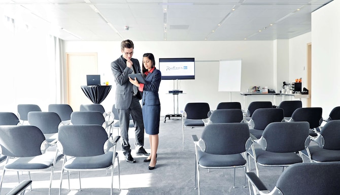 فندق Radisson Blu Hotel, Lucerne - قاعة اجتماعات بنمط قاعة المحاضرات
