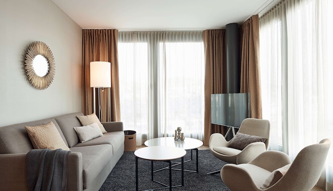 Radisson Blu Hotel, Lucerne - Suite Living Room