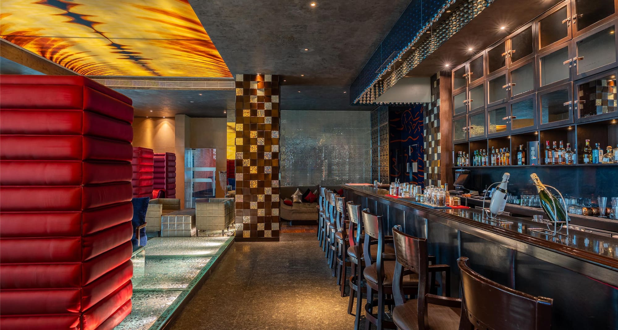 Radisson Blu Hotel, Ludhiana - Peg Bar