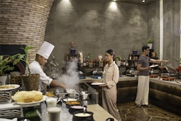 Radisson Blu Hotel, Ludhiana - Cafe Delish