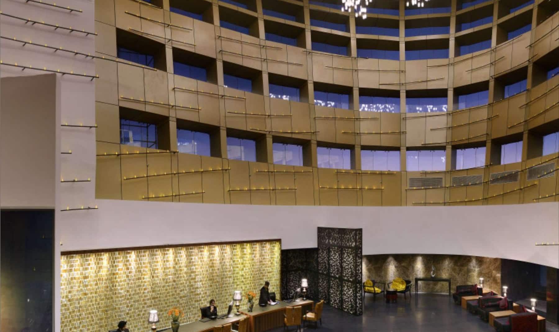 Radisson Blu Hotel Ludhiana - Lobby