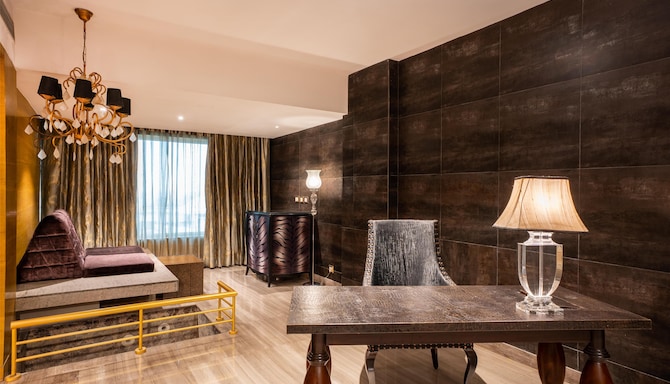 Radisson Blu Hotel, Ludhiana - Junior Suite