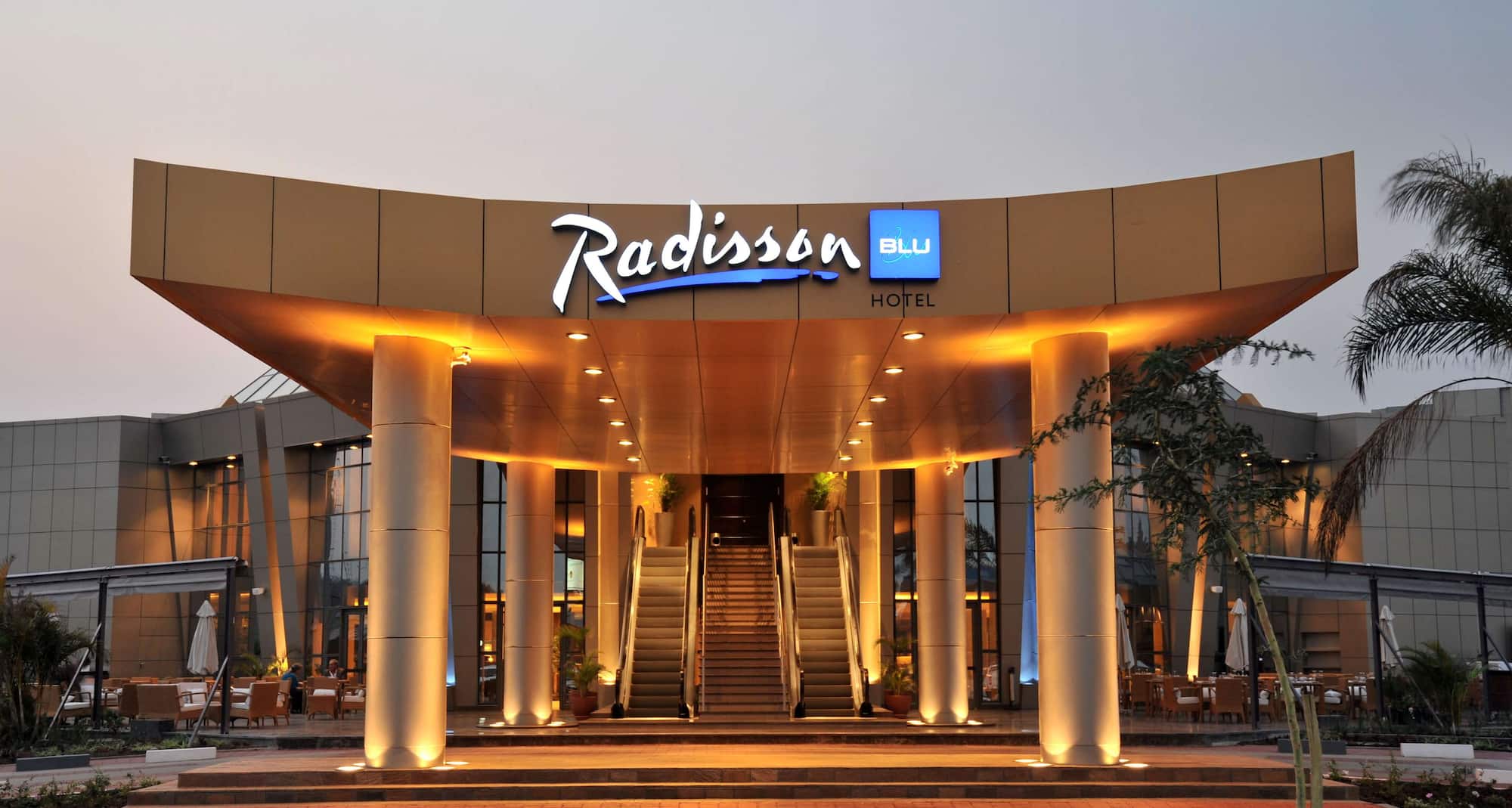 Radisson Blu Hotel, Lusaka - Hotel Exterior Entrance View