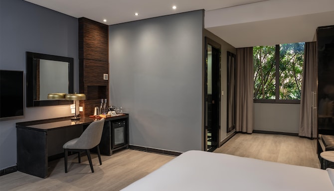 Radisson Blu Hotel, Lusaka - Superior Room - Pool View