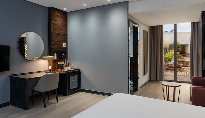 Radisson Blu Hotel, Lusaka - Premium Room - Pool View & Terrace