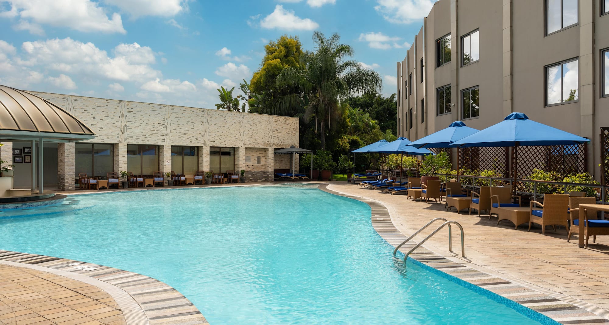 Radisson Blu Hotel, Lusaka - Outdoor Pool