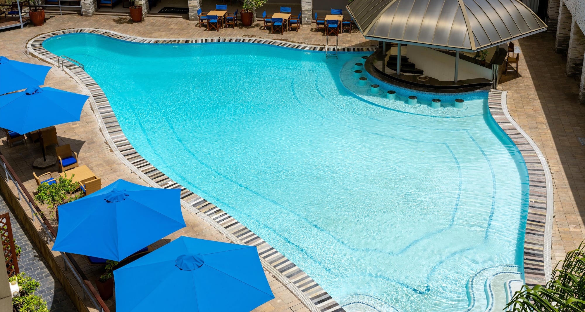 Radisson Blu Hotel, Lusaka - 室外游泳池