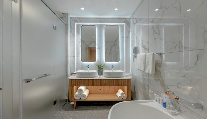 Radisson Blu Hotel, Lusaka - Presidential Suite Bathroom