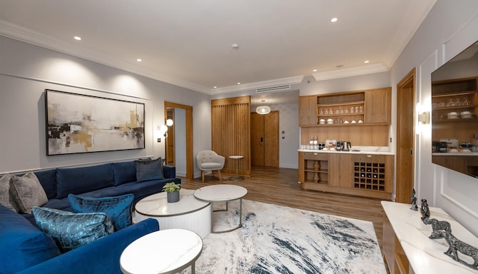 Radisson Blu Hotel, Lusaka - Presidential Suite Living room