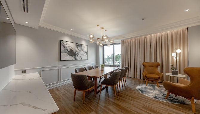 Radisson Blu Hotel, Lusaka - Presidential Suite Dinning