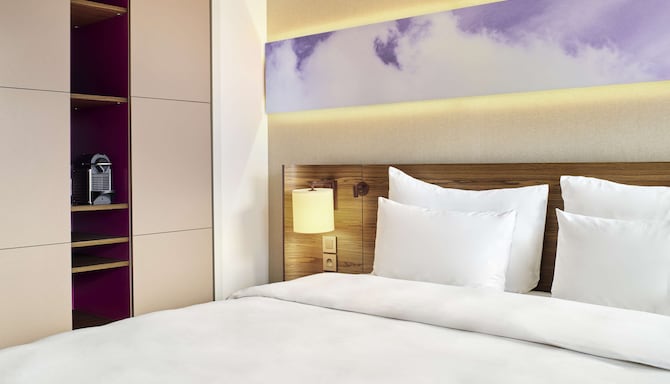 Radisson Blu Hotel, Lyon - Premium Room with panoramic city view