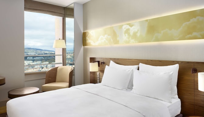 Radisson Blu Hotel, Lyon - Standard Room & Family Stay with city view