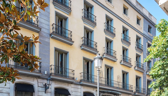 Radisson Blu Hotel, Madrid Prado - Hotel facade