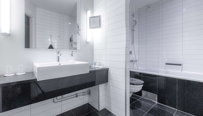 Radisson Blu Hotel, Malm� - Premium room bathroom