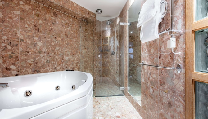 Radisson Blu Hotel, Malm� - Presidential suite bathroom