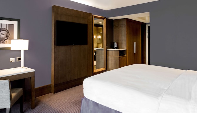 Radisson Blu Hotel Manchester, Airport - Premium Room - City View