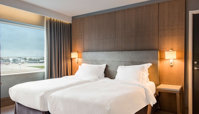 Radisson Blu Hotel, Manchester Airport - Family Room