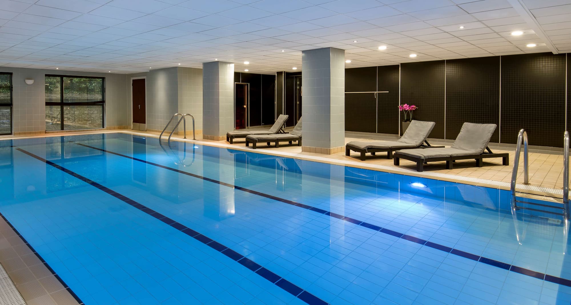 Radisson Blu Hotel, Manchester Airport - Piscina - interior