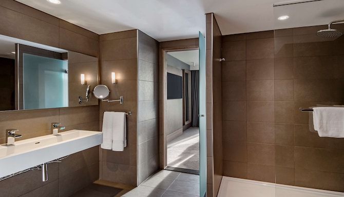 Radisson Blu Hotel, Manchester Airport - Bain de suite