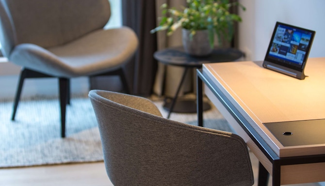 Radisson Blu Hotel, Mannheim - Guest Room Desk