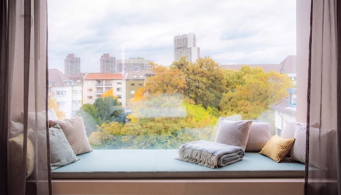 Radisson Blu Hotel, Mannheim - Business Class Room with Bay window