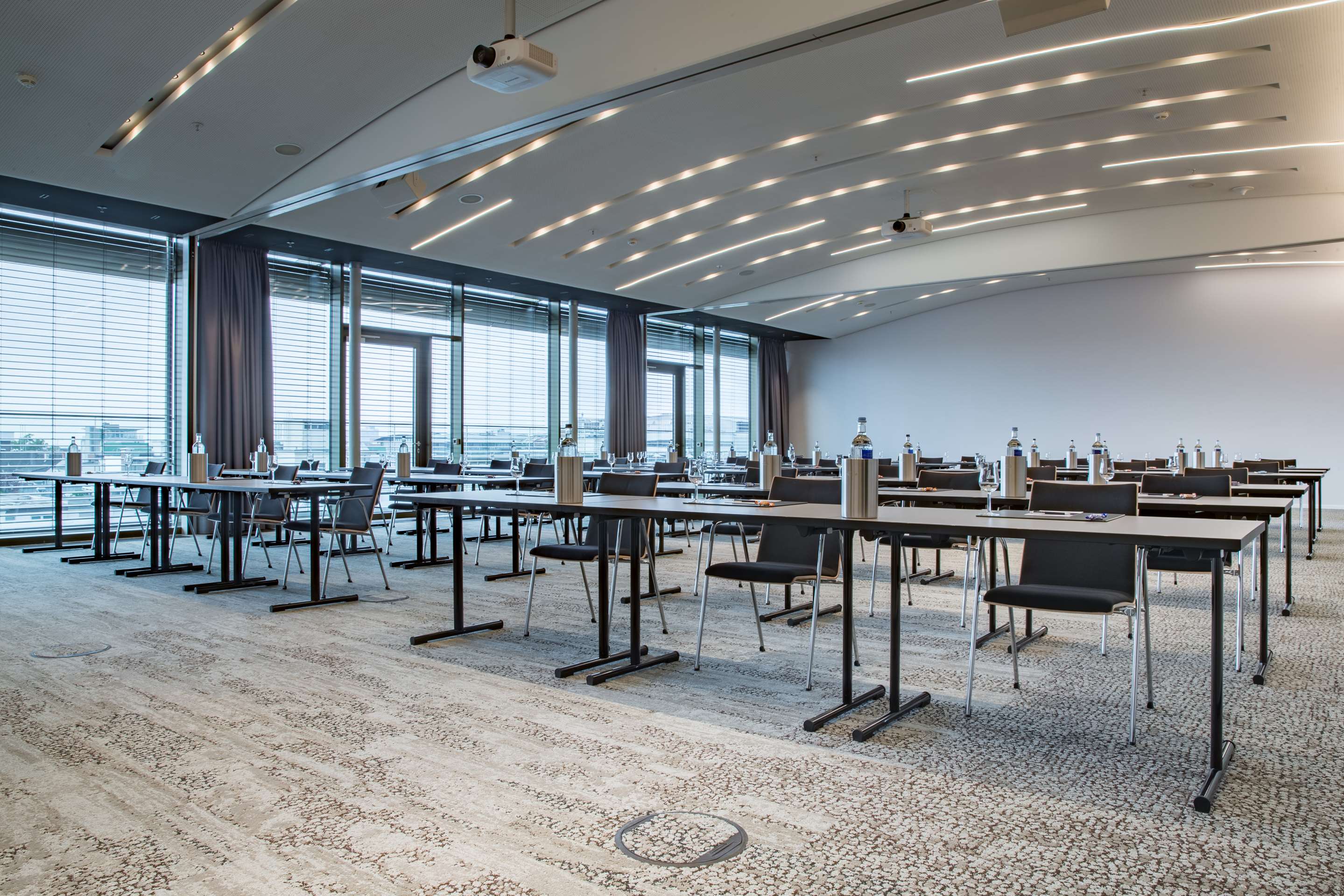 Radisson Blu Hotel, Mannheim - Meeting Room Classroom Setup