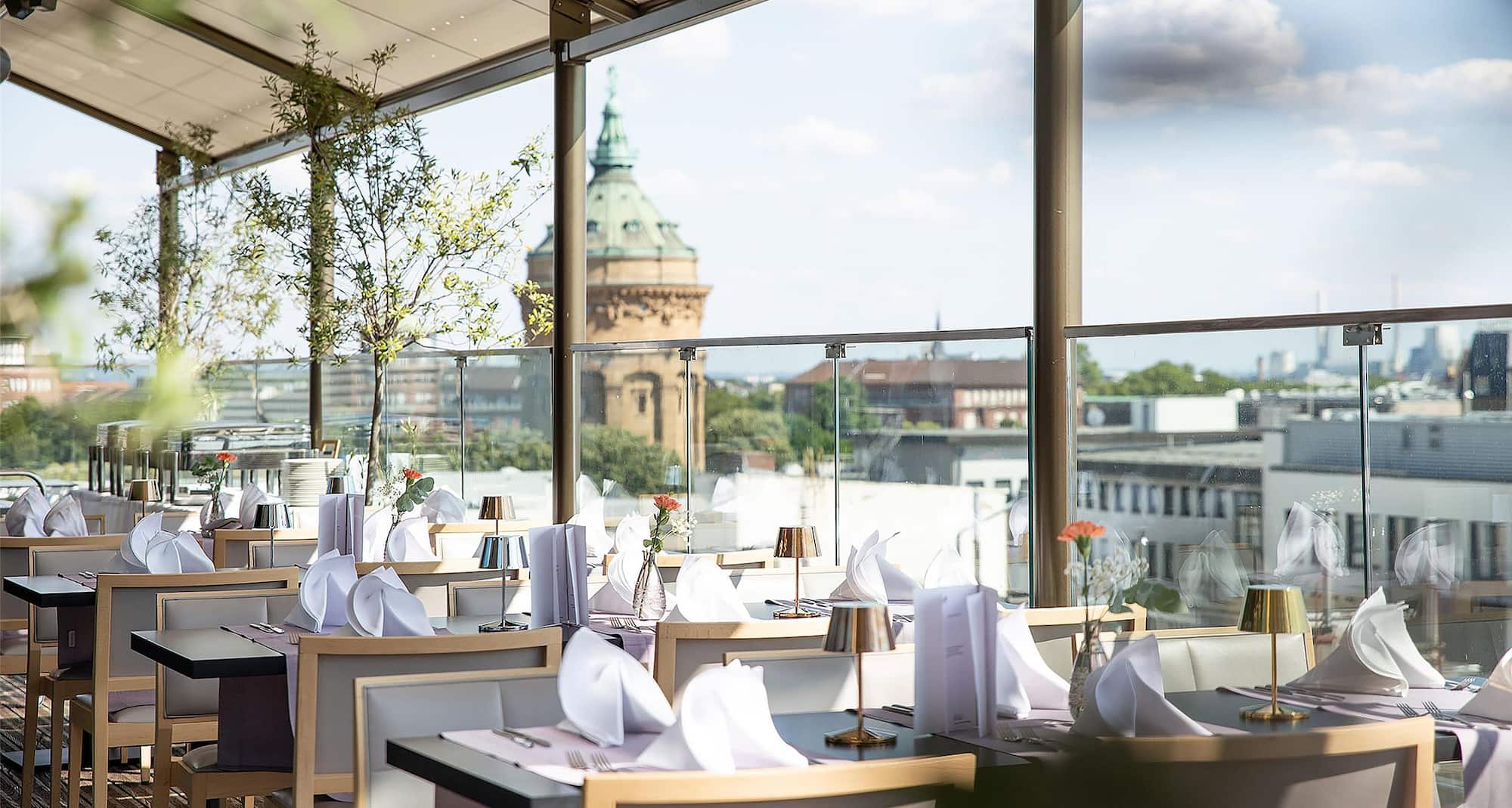 Radisson Blu Hotel, Mannheim - Restaurant Terrace
