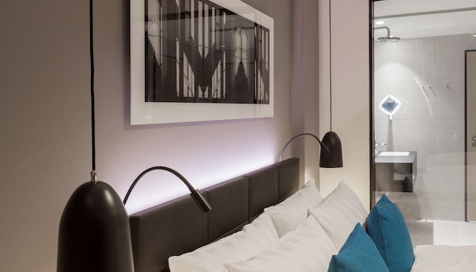 Radisson Blu Hotel, Mannheim - One Bedroom Apartment