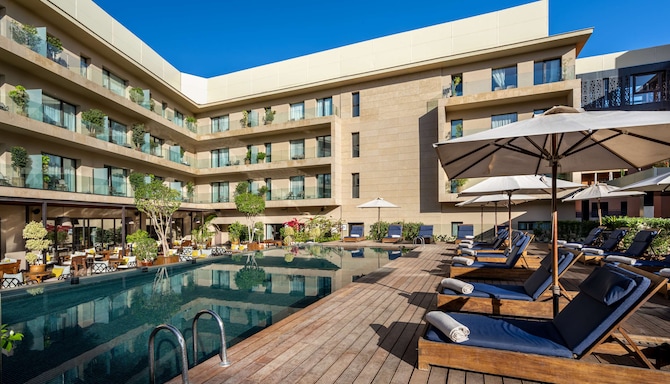 Radisson Blu Hotel, Marrakech Carre Eden - Pool area