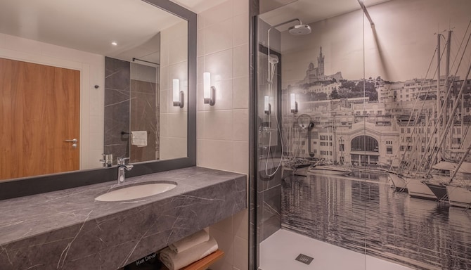 Radisson Blu Hotel, Marseille Vieux Port - Gjesterom bad