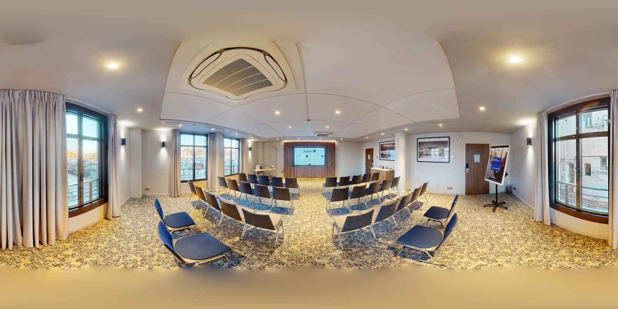 Radisson Blu Hotel, Marseille Vieux Port - Estragon - Theatre setup