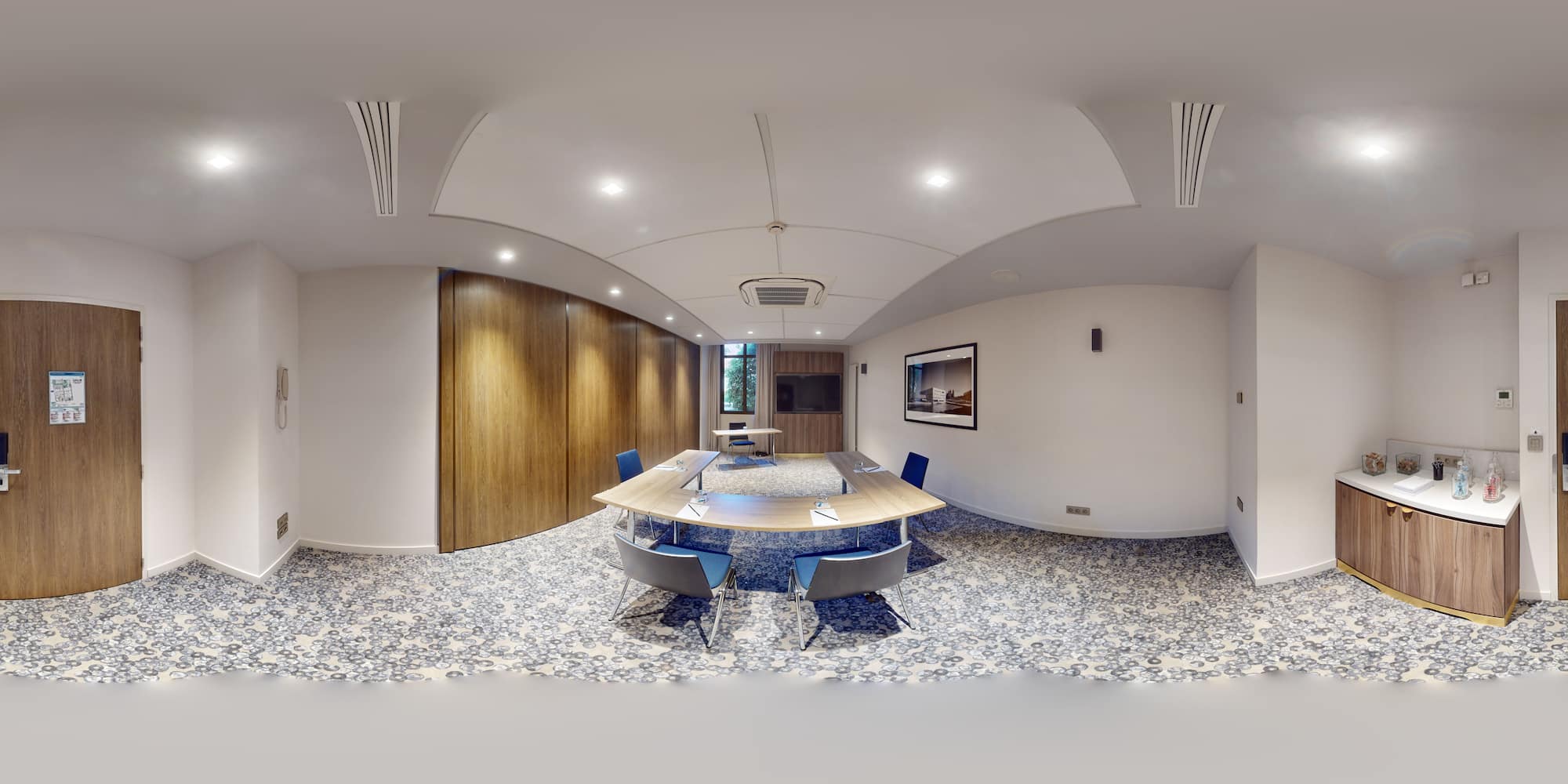Radisson Blu Hotel, Marseille Vieux Port - Laurier - U shape setup