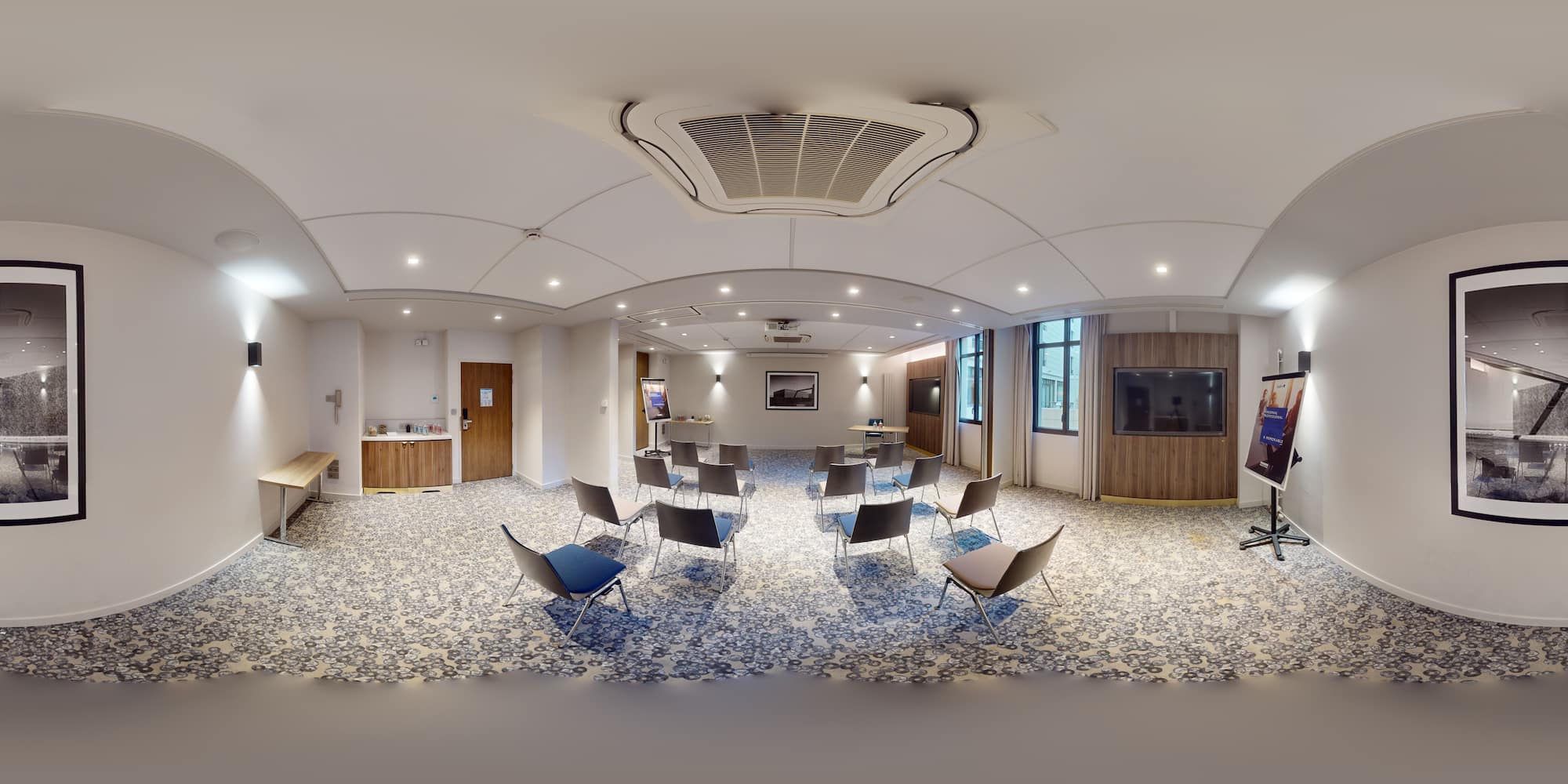 Radisson Blu Hotel, Marseille Vieux Port - Safran and Cumin - Theatre setup