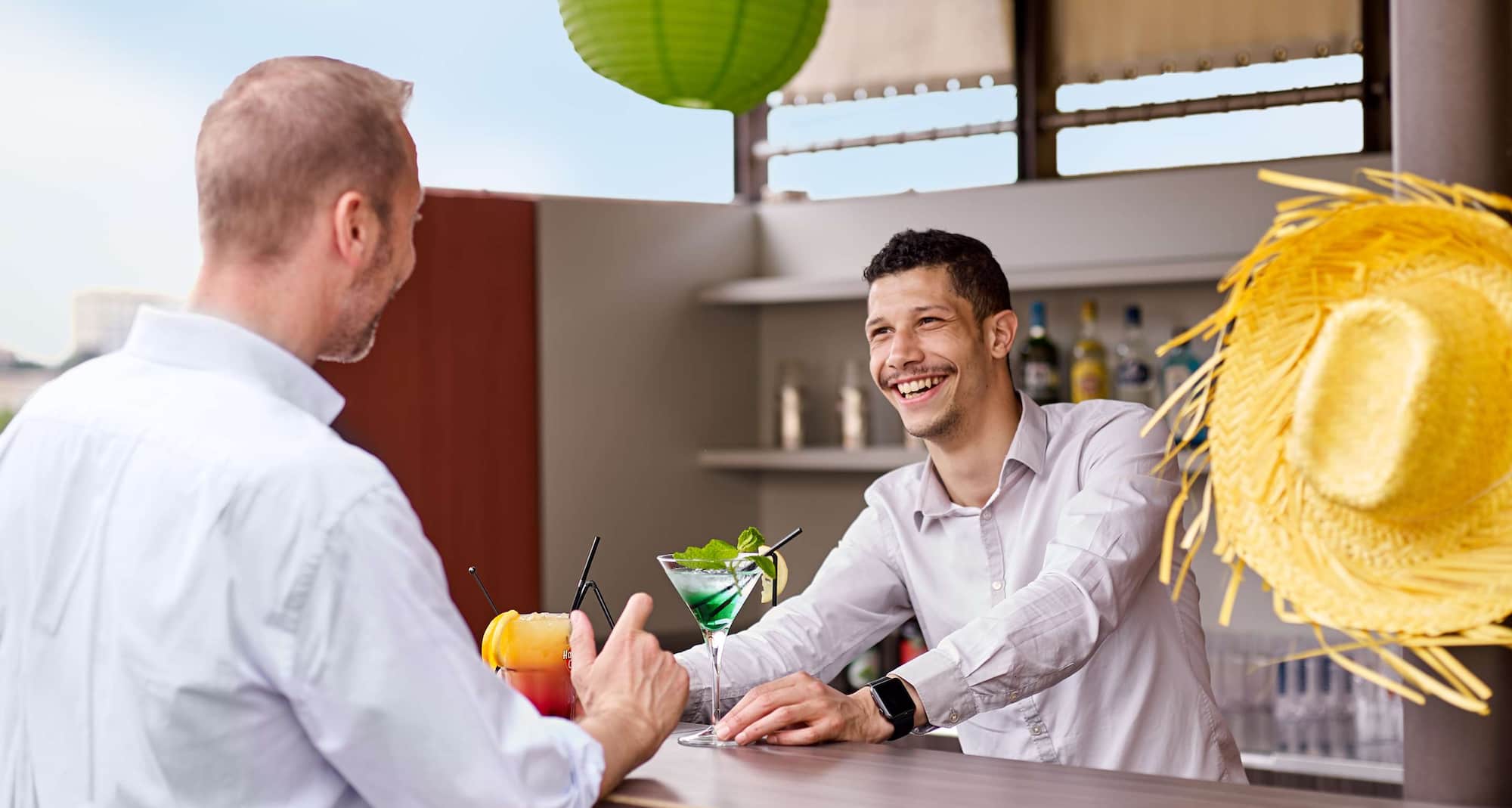 Radisson Blu Hotel, Marseille Vieux Port - Poolside Bar