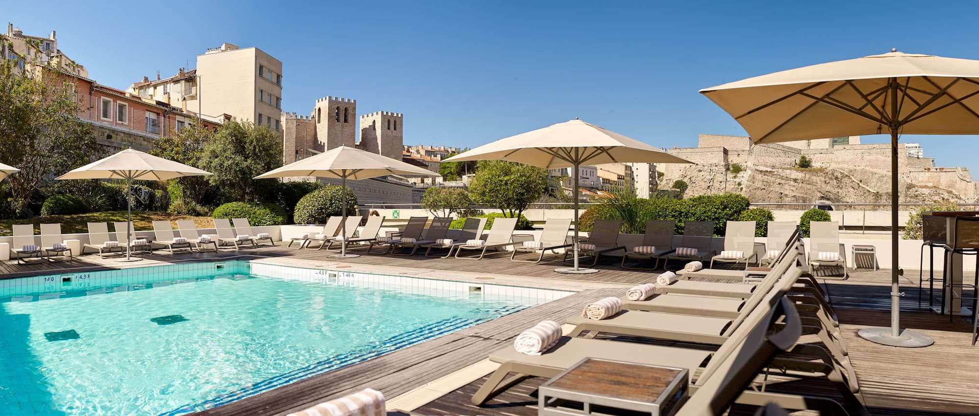 Radisson Blu Hotel, Marseille Vieux Port - Swimming Pool