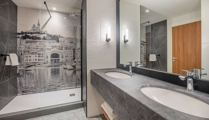 Radisson Blu Hotel, Marseille Vieux Port - Suite badekar