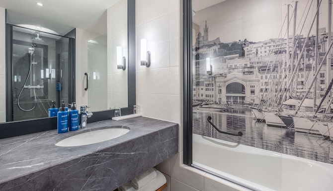 Radisson Blu Hotel, Marseille Vieux Port - Suite badekar