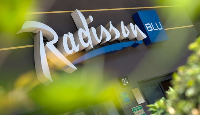 Contact Information - Radisson Blu Hotel, Milan