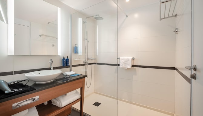 Radisson Blu Hotel, Montpellier - Guest Room Bath