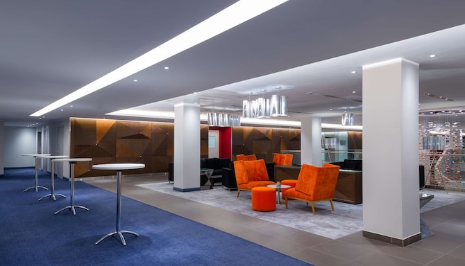 Radisson Blu Hotel, Moscow Sheremetyevo Airport - фойе на втором этаже