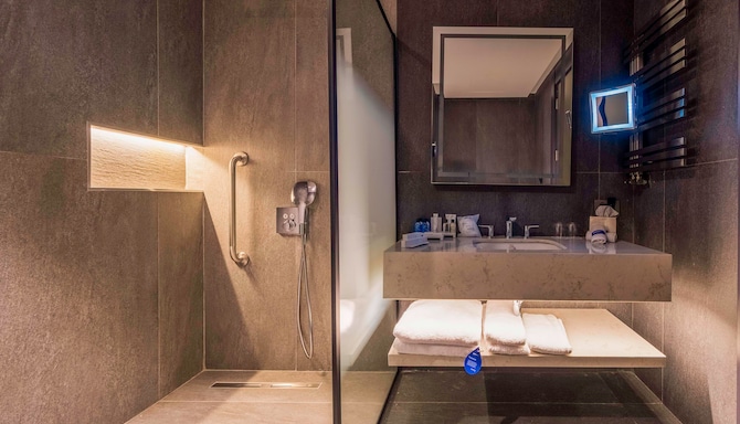 Radisson Blu Hotel, Mount Erciyes - Guest Room bathroom