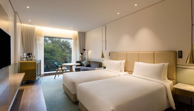 Radisson Blu Hotel, Mumbai International Airport - Guest Room