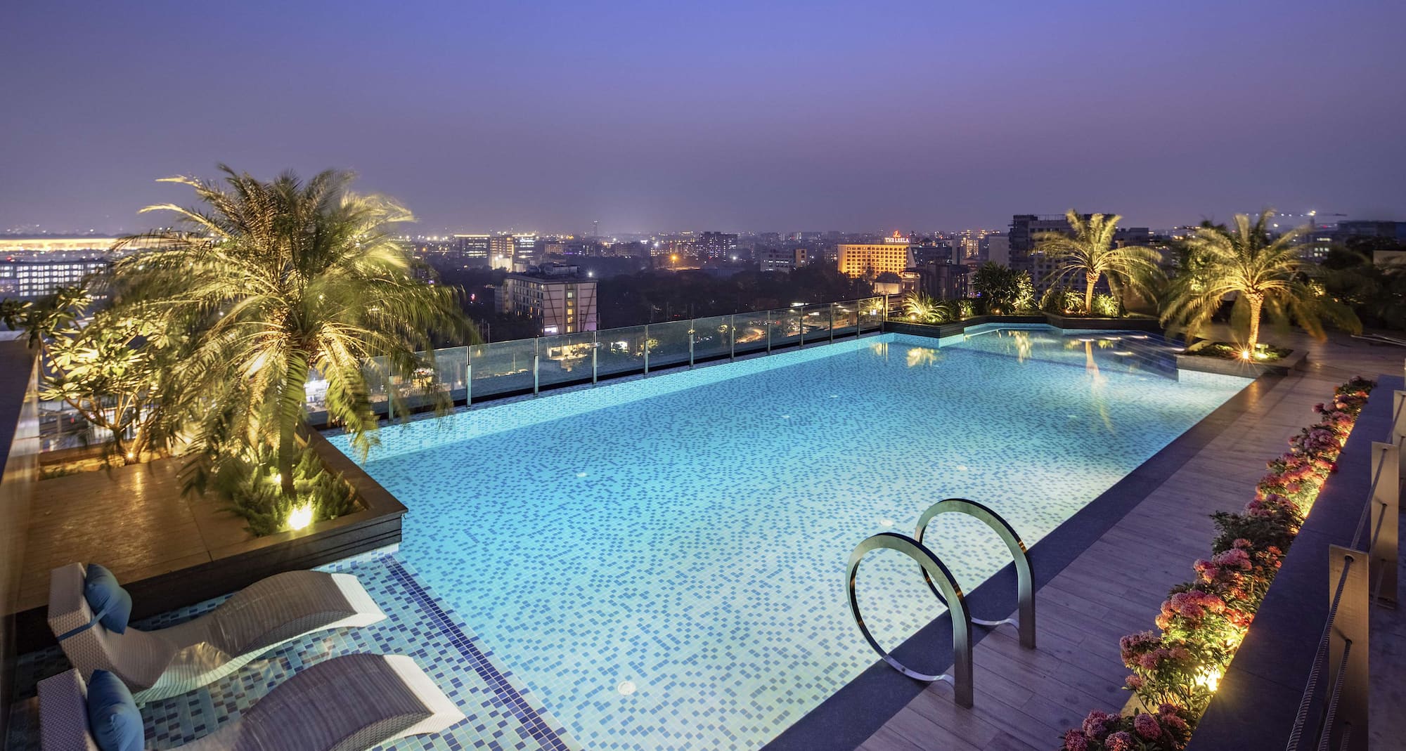 Radisson Blu Hotel, Mumbai International Airport - Infinity pool night view