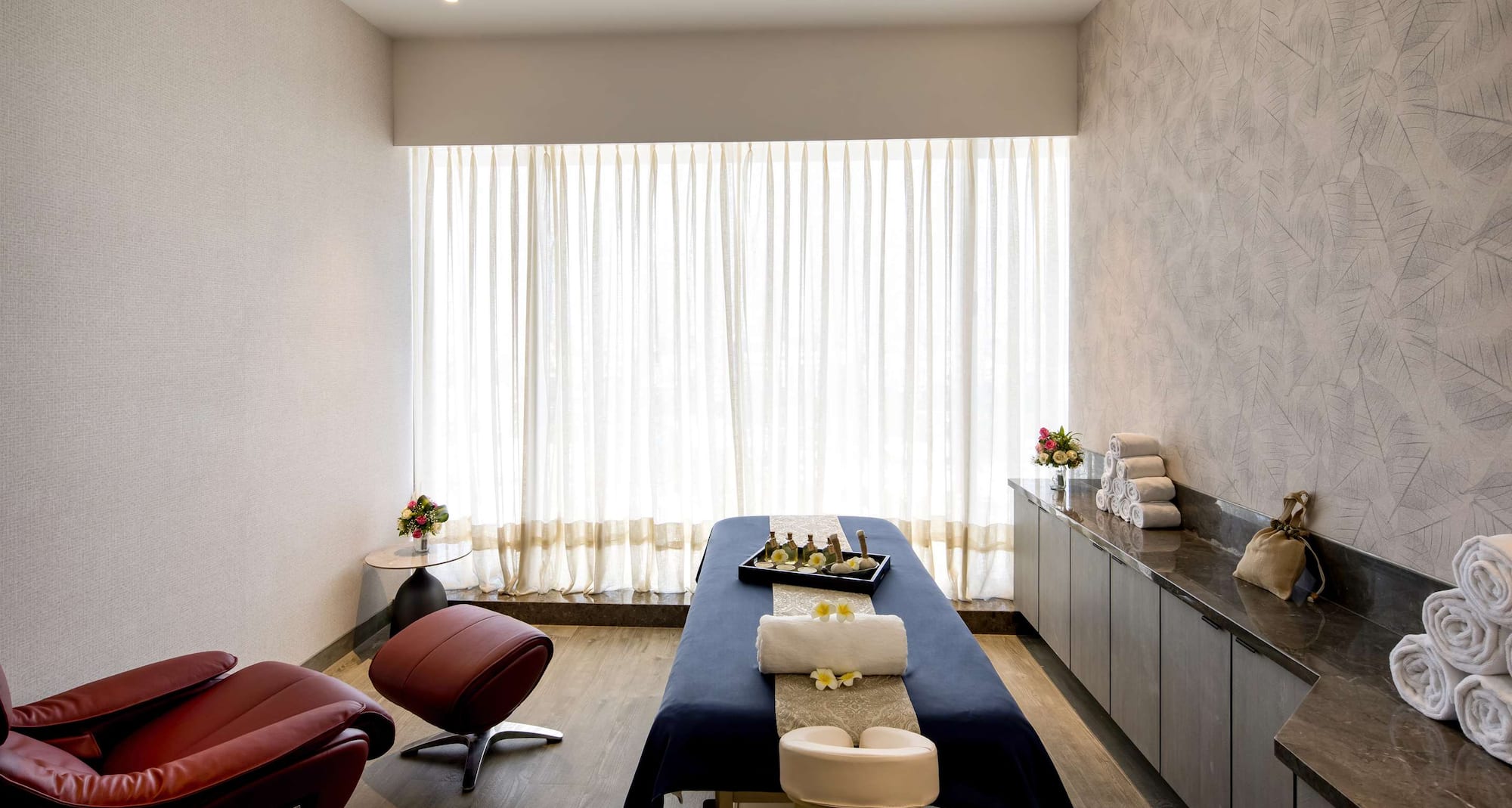 Radisson Blu Hotel, Mumbai International Airport - Rejuve by Unora Spa