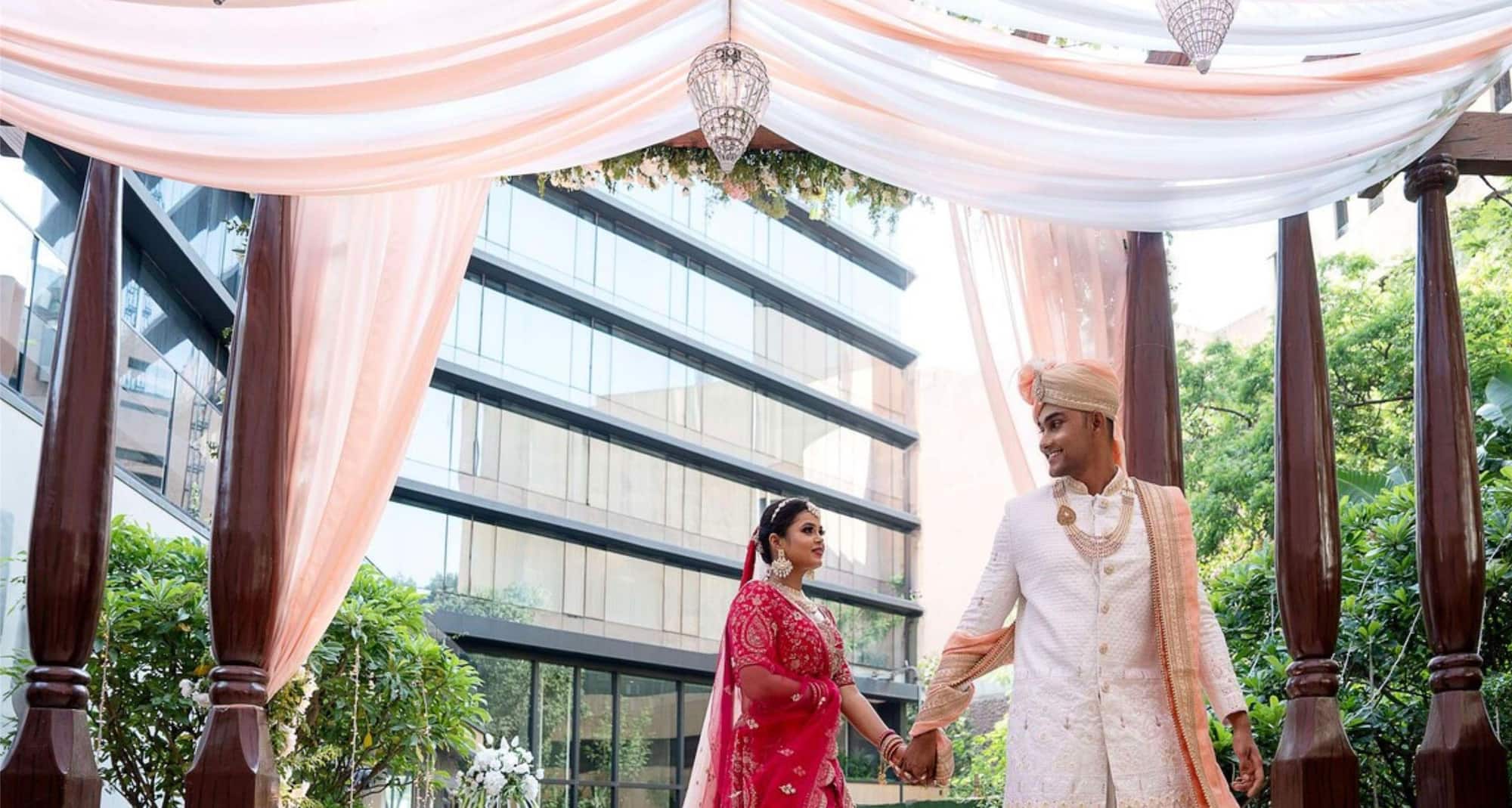 Radisson Blu Hotel, Mumbai International Airport - Wedding Couple