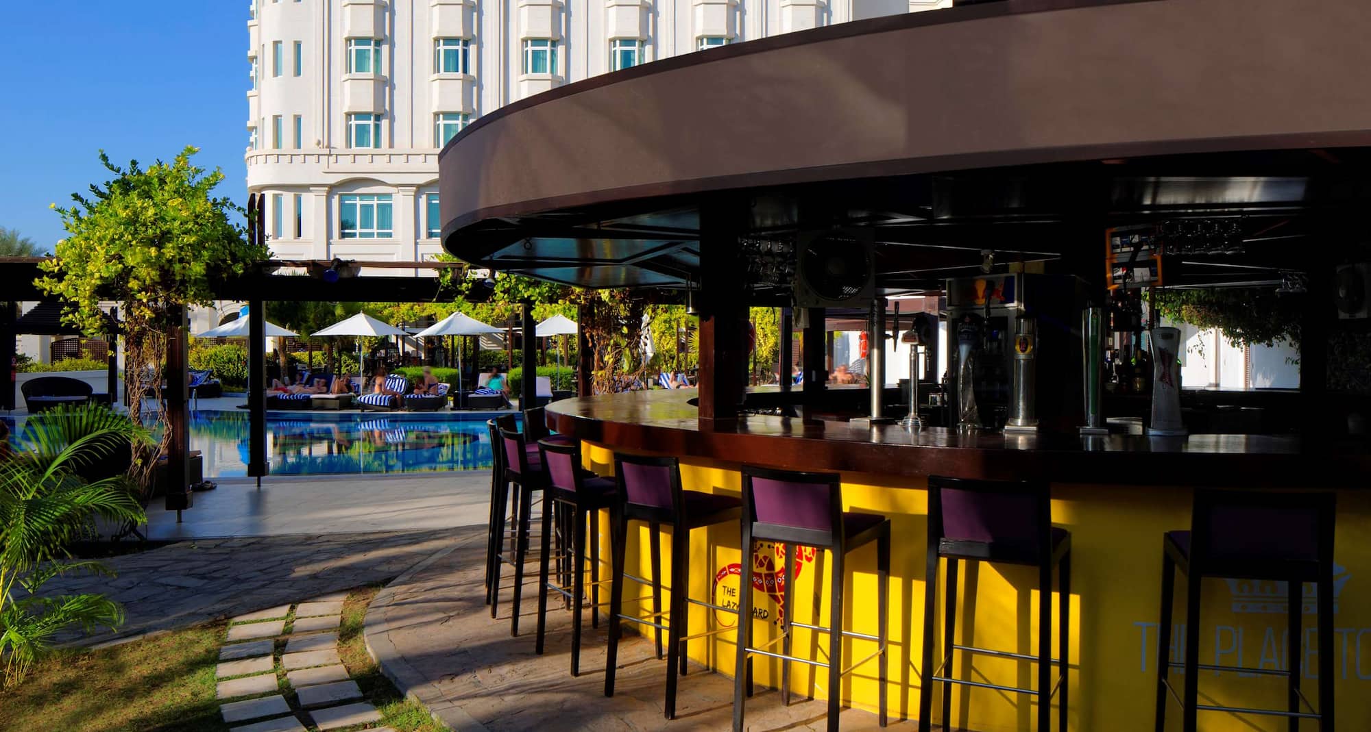 Radisson Blu Hotel, Muscat - Lazy Lizard terrace