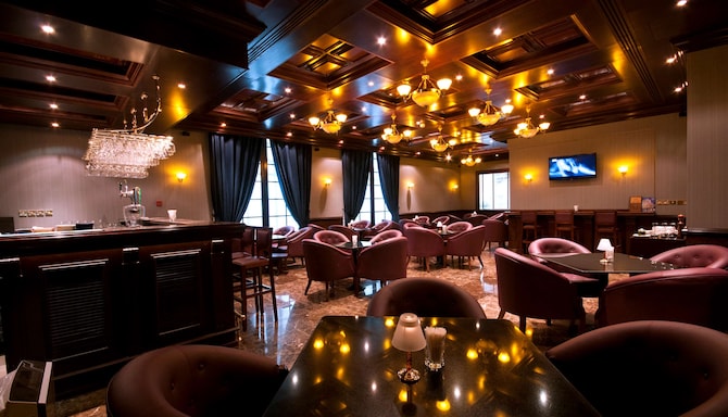Radisson Blu Hotel, Muscat - Bar Casa Di Bacco