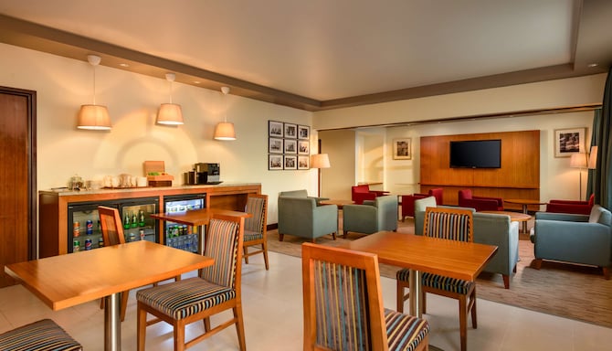 Radisson Blu Hotel, Muscat - Business Lounge
